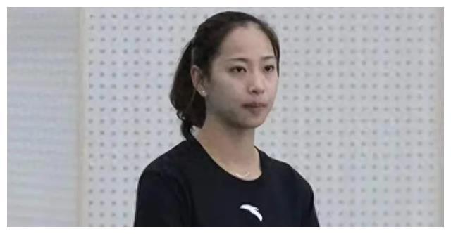 女排之巅再现变革，名帅女儿姚迪重回天津队，日籍外教声援助威