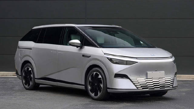 颜值超群？小鹏MPV已就位，长度5293mm轴距3160mm，总功率370KW