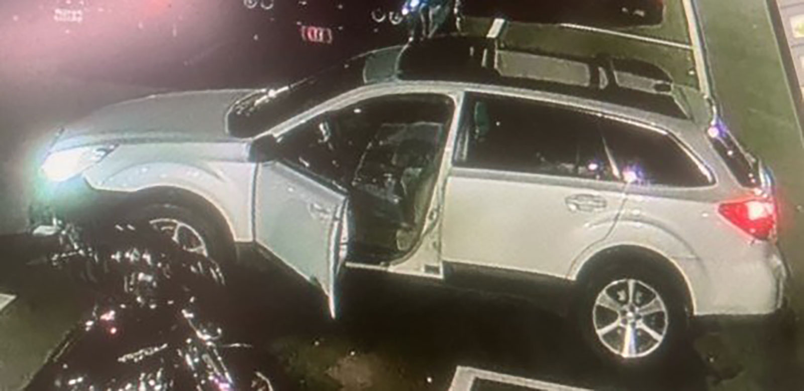 劉易斯頓警察局發佈了與此次槍擊事件有關的車輛照片。