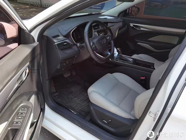 清理小汽车内部细节要注意什么