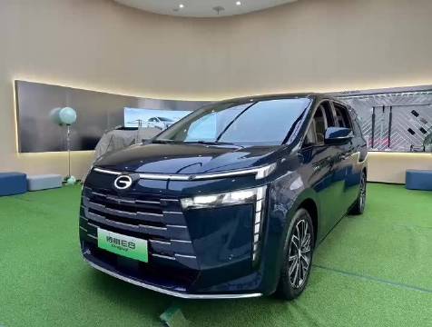 广汽传祺E8时尚大气，配置高，家用MPV的不二之选