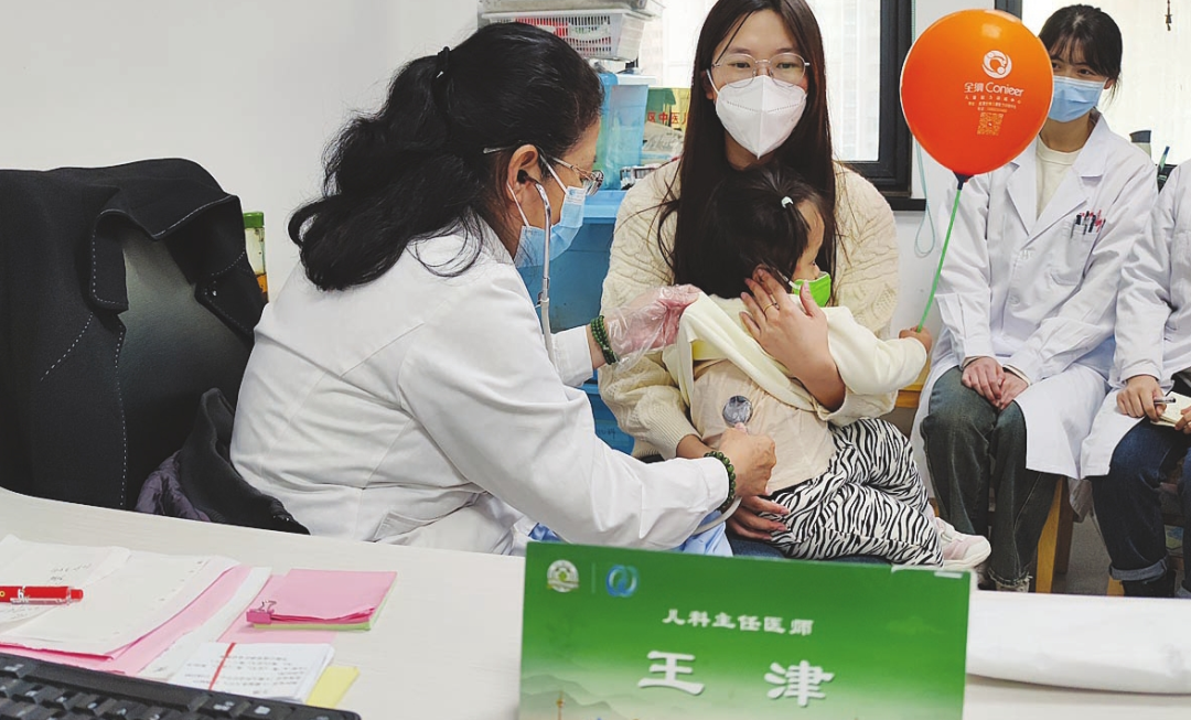 患儿在市中医药研究院附属医院儿科就诊