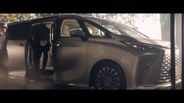 前一阵新一代雷克萨斯LM发布时的官方宣传片（1分半版）……