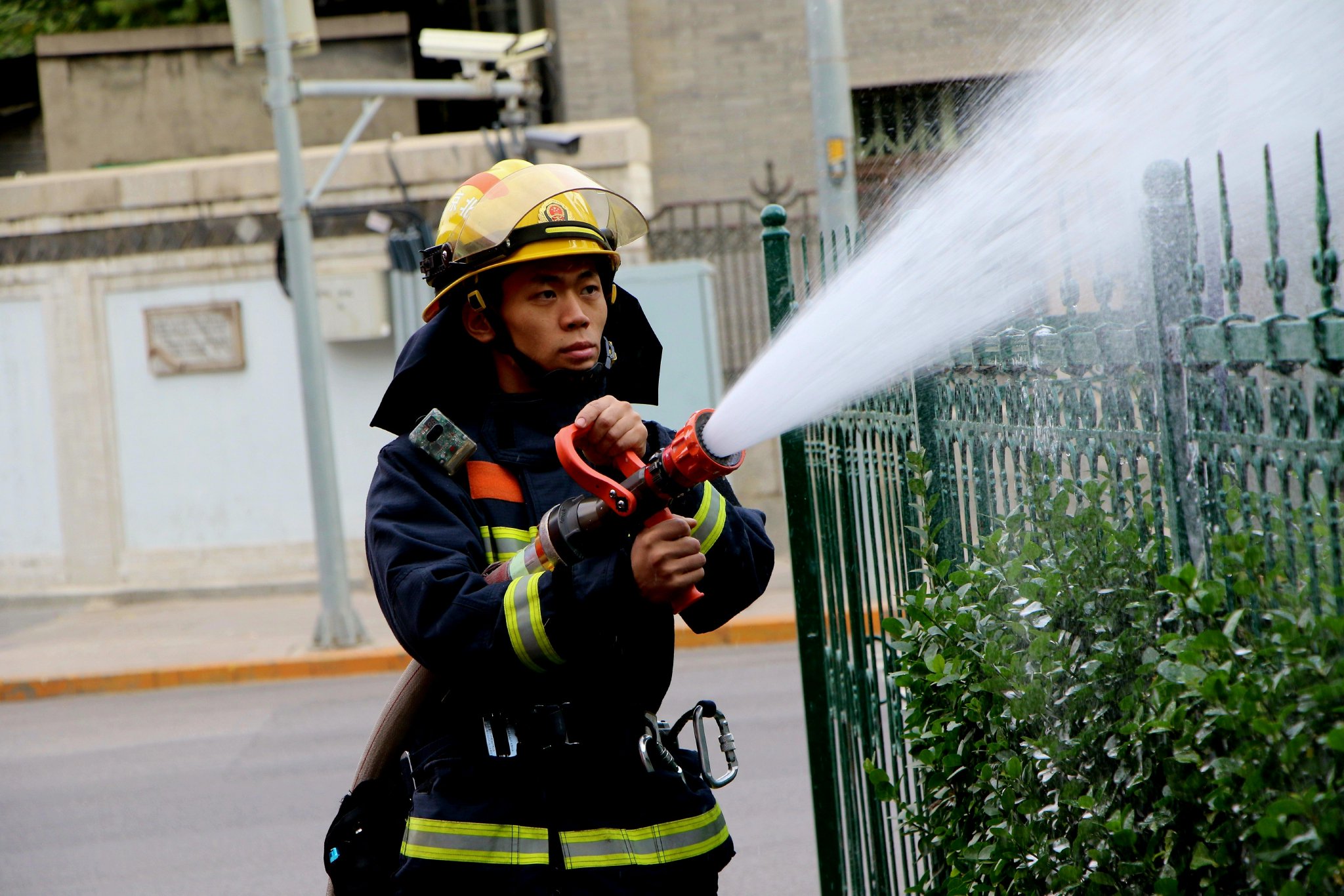 怎么样才能成为消防员 55af-d5b1764217f97103e7855faef96f899e.jpg