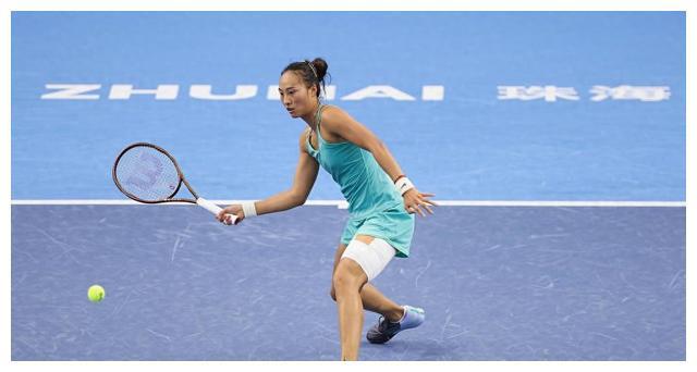 郑钦文受伤作战，0-2败给玛雅，无缘WTA珠海赛冠军