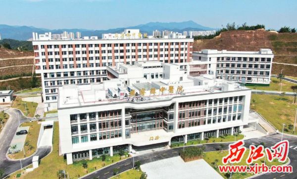 南昌青山路口到南昌大学第一附属医院哪个出口更近?