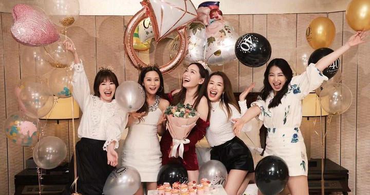 TVB女星分享婚前派对合照！大晒白皙长腿，与圈中姐妹酒店狂欢