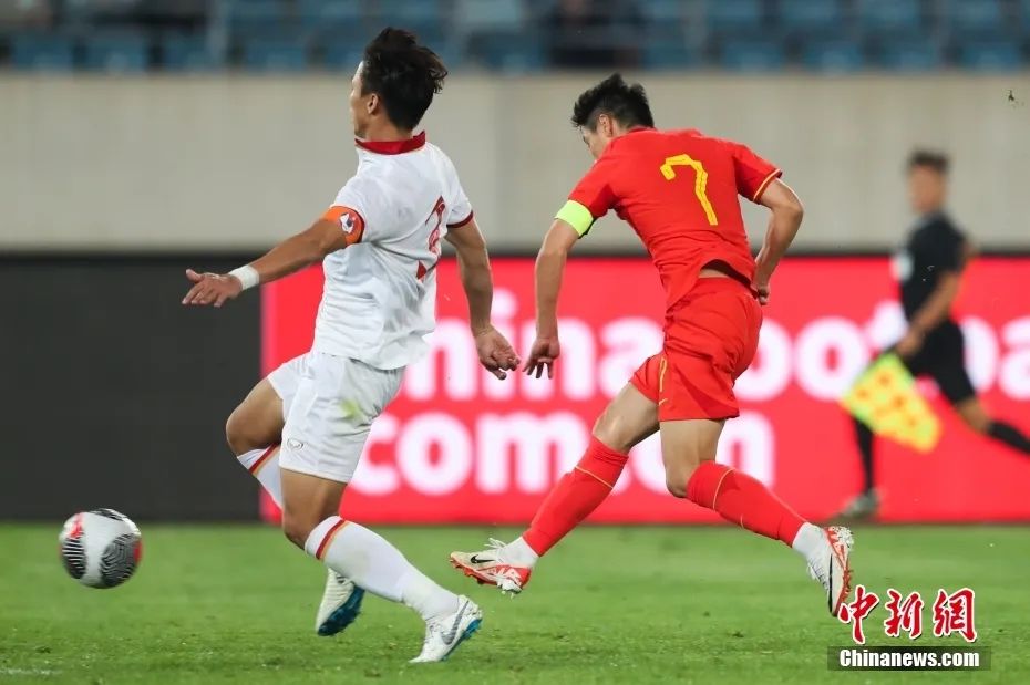 武磊在與越南隊的比賽中。圖/視覺中國