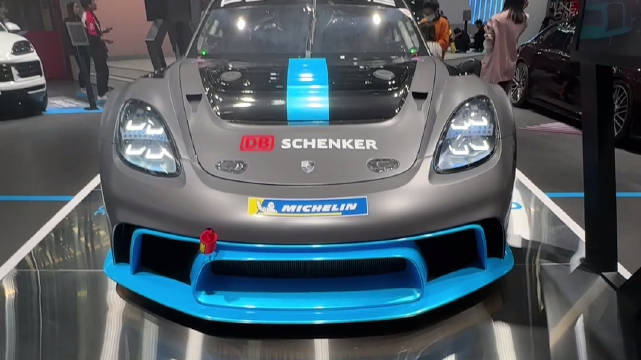 是你的小目标吗？广州车展实拍全球仅2台的保时捷纯电赛车样车