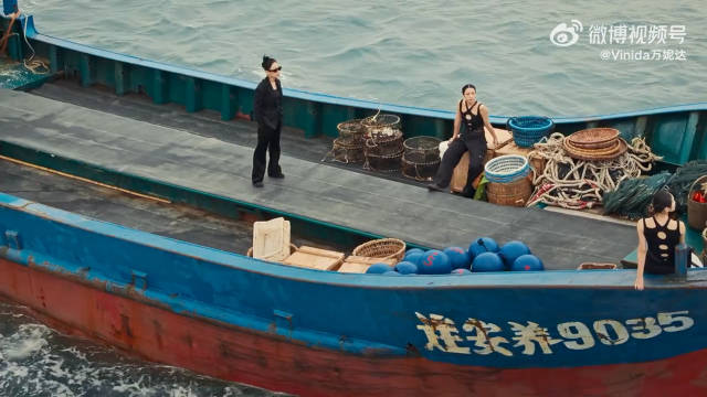鹰眼和黑寡妇