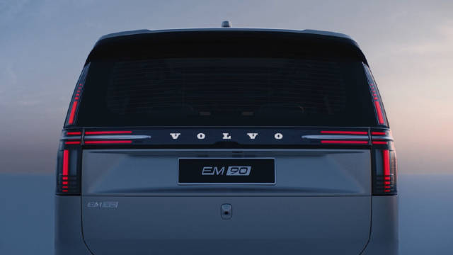 之前在车展尬聊系列里说EM90跟极氪009几乎一模一样……