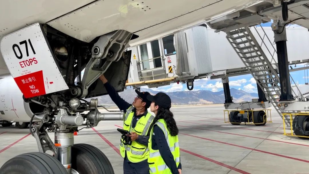 拉萨贡嘎机场推行“师带徒”、传帮带工作