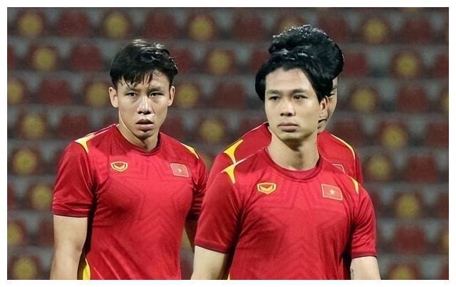 范志毅当场点名批评国足资深球员：下一场，必须替换他！