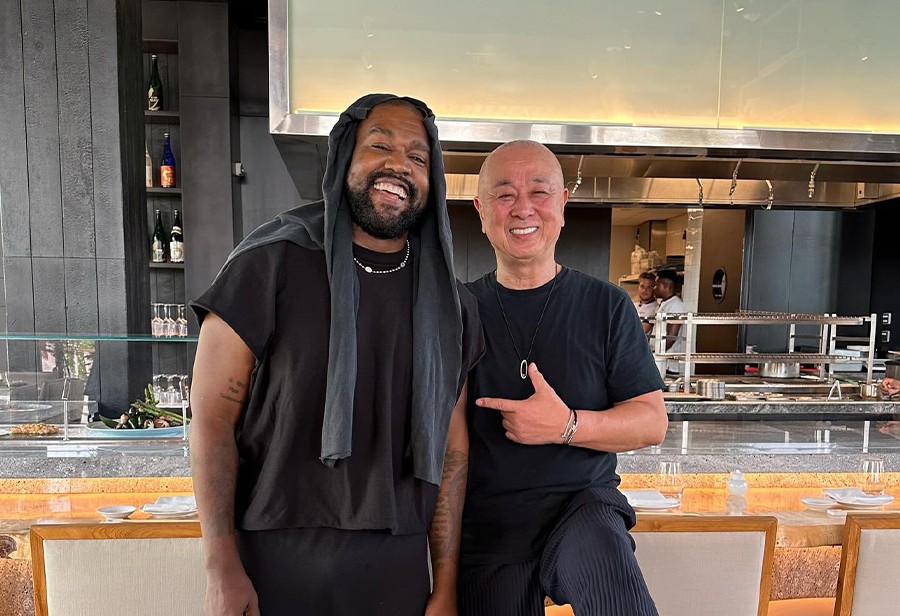 侃爷给迪拜老板送鞋！这是真爱！侃爷老板迪拜_新浪新闻