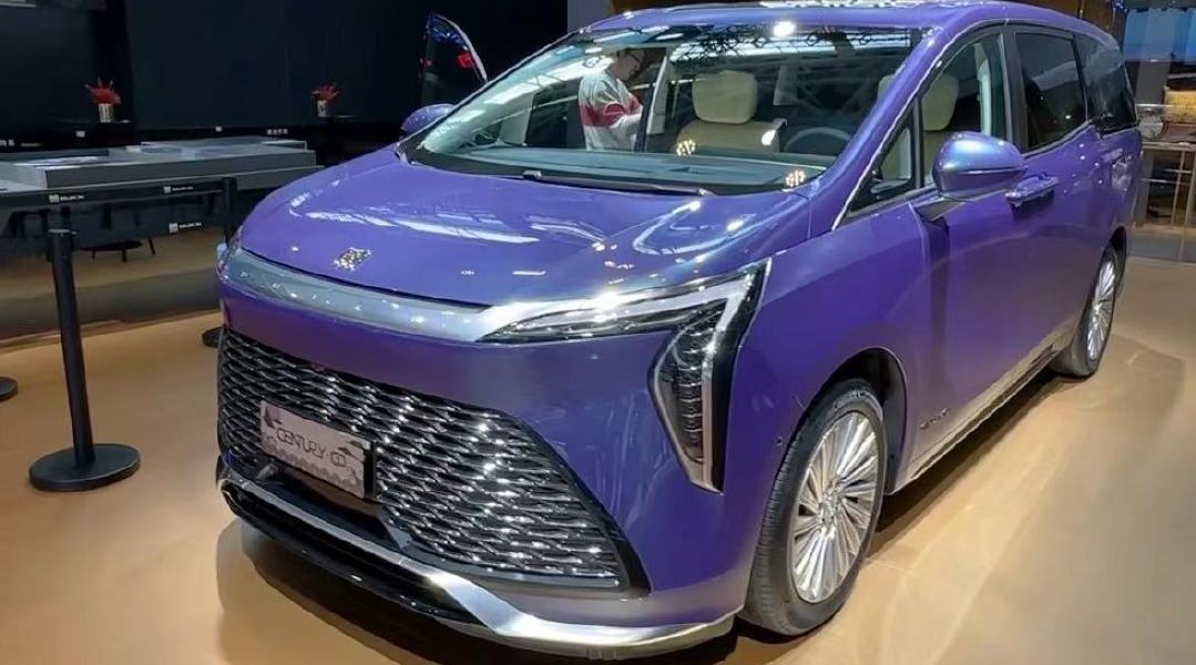 之前忘记发的之别克世纪四座高定版……