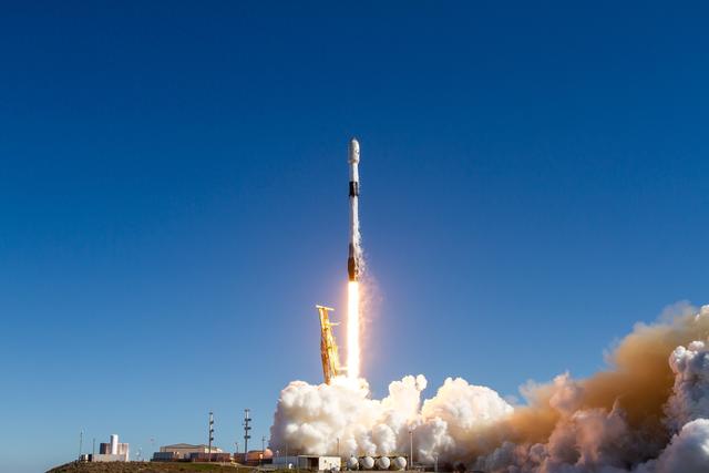 韩国首颗军事侦察卫星在美发射升空