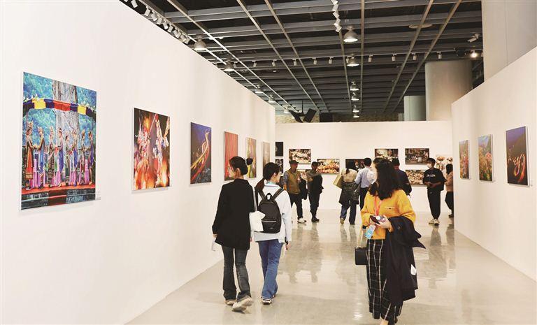 “诗画厦门”摄影艺术展在集美新城市民广场展览馆举办|厦门市|艺术展|摄影家_新浪新闻