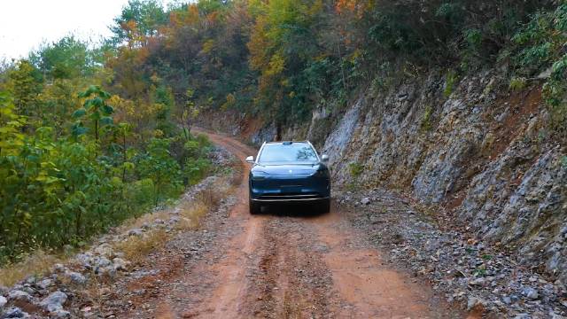 临近问界M9上市交付，越来越多的信息也被曝光了出来……