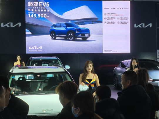 新疆举办冬季车展（组图）