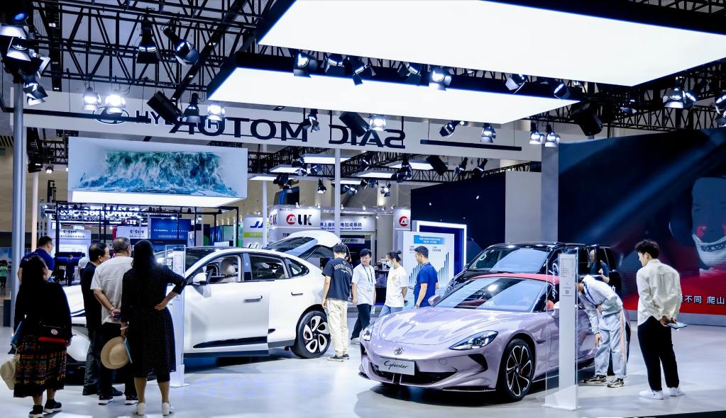 2023世界新能源汽車大會車展現場。新華社記者夏天 攝