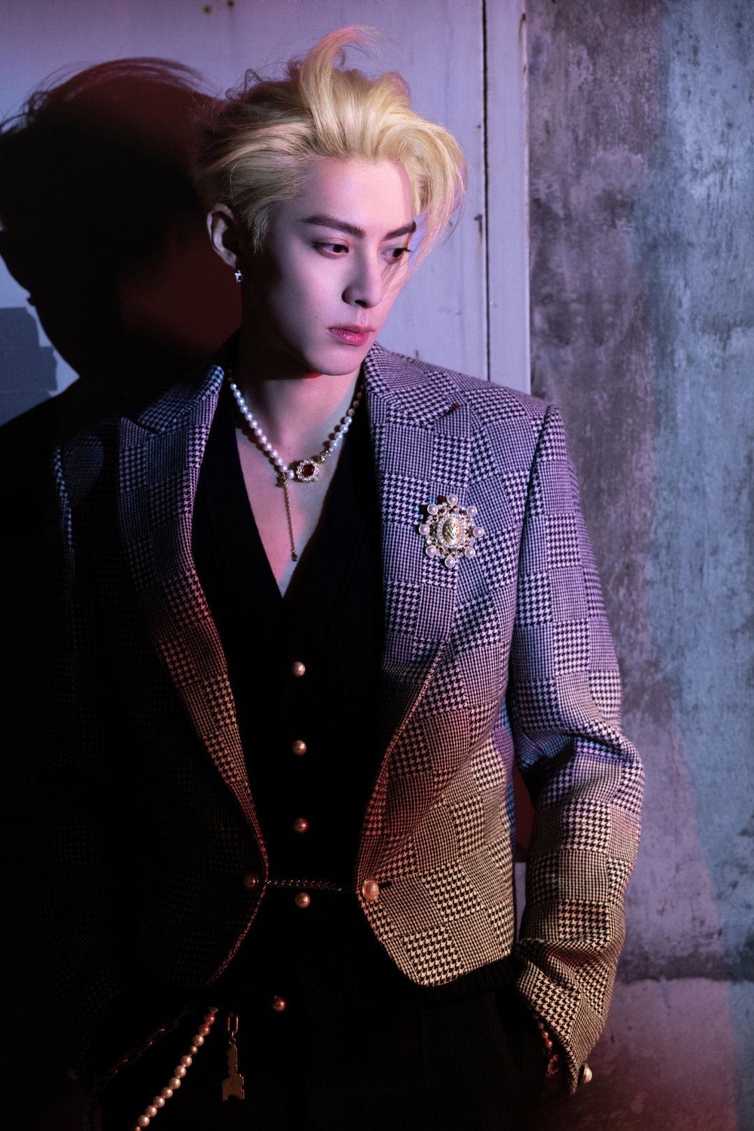 金发文化象征意义 欧美时尚身份认同解析