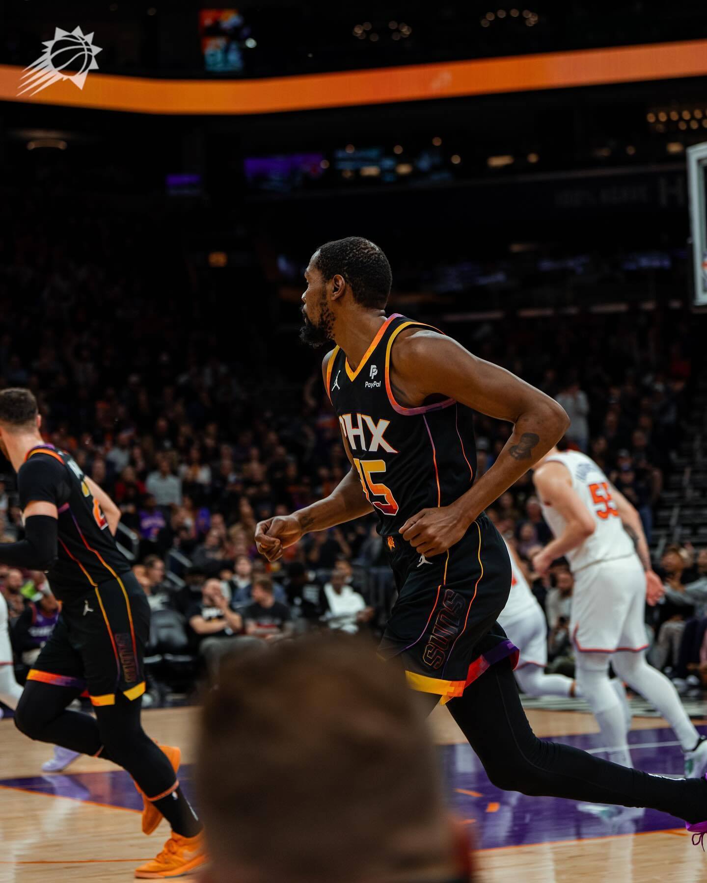 球迷热议杜兰特赛场发挥NBA直播呈现巅峰竞技时刻