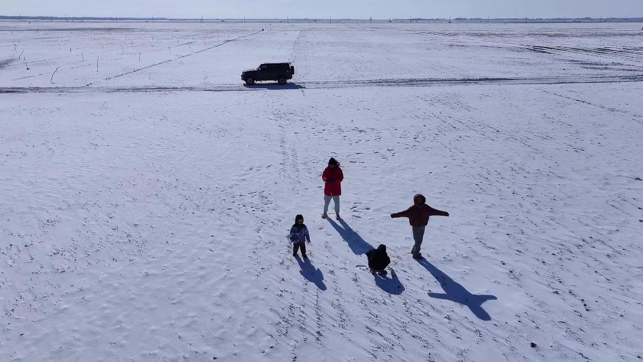 雪地里撒欢