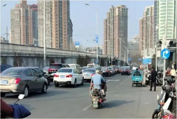 改造前的东三环十里河外环桥区辅路/市交通委提供