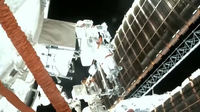 中国航天员首次出舱维修高清视频