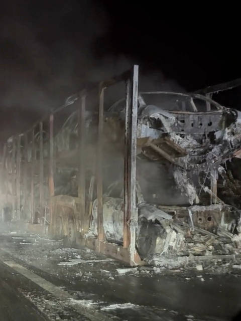 一车都全军覆没了，这看着像阿维塔12？