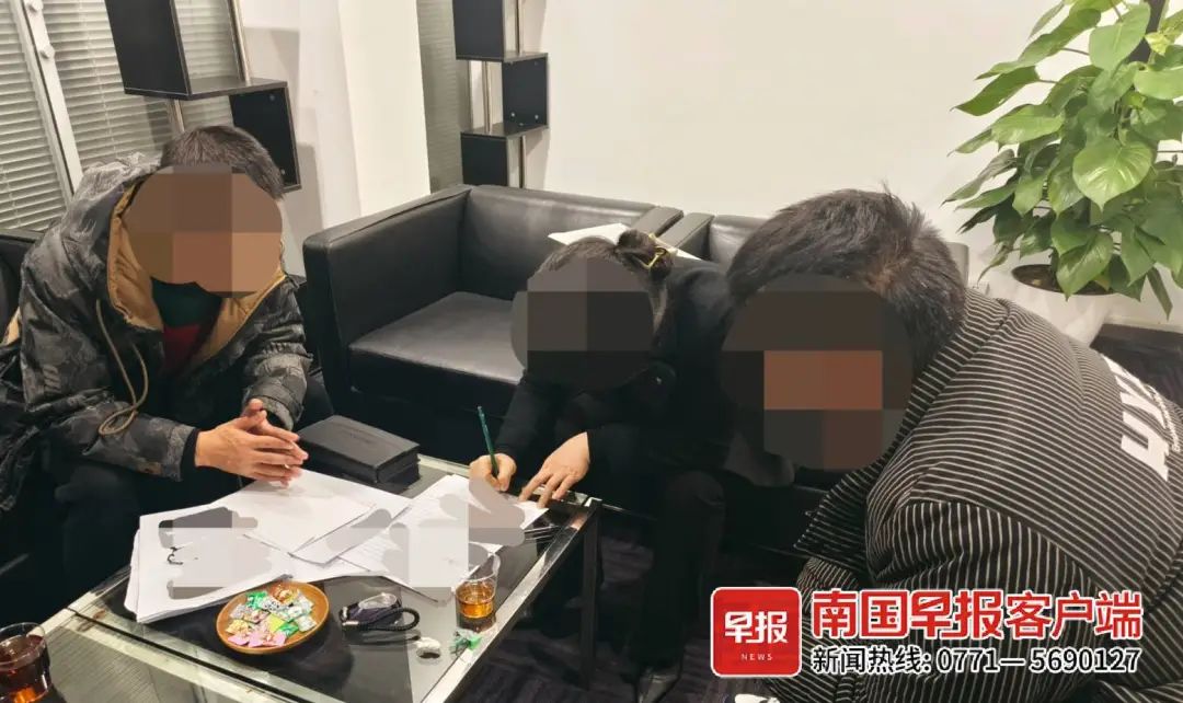 44万元买的奔驰提车刚启动就出故障,4S店:不退不换!