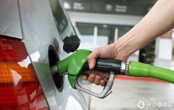 开了100000公里后，一算账，才看出新能源车与油车的差距有多明显