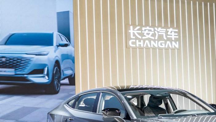 集团高层亲自接任阿维塔和深蓝董事长，长安汽车对新能源品牌重视升级