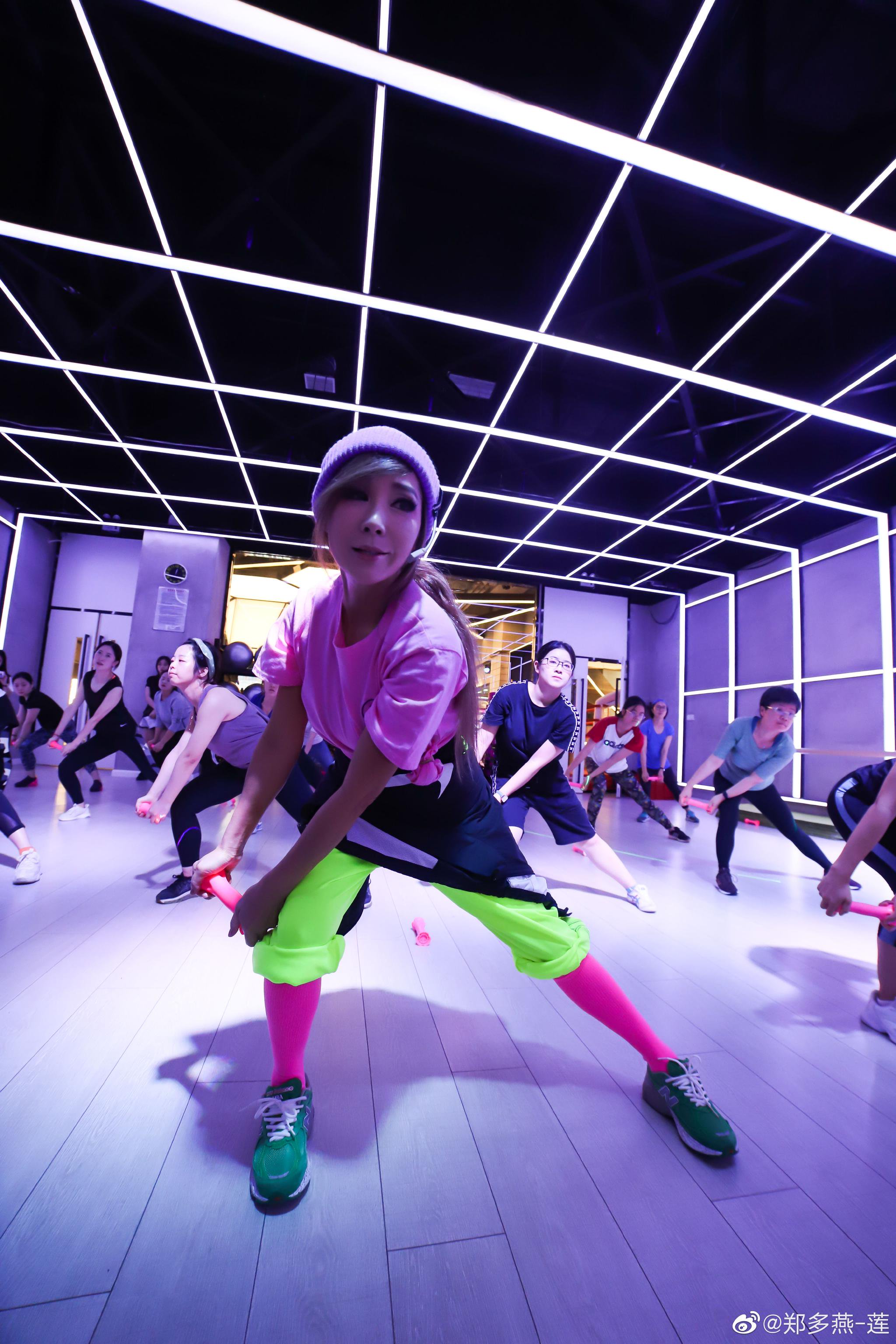 考慮到更多女性受眾群體，鄭多燕在健身操動作的編排和音樂搭配上進行創新。 圖/鄭多燕微博