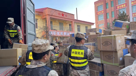 步长制药捐赠的物资抵达灾区(北京同心共铸公益基金会供图)