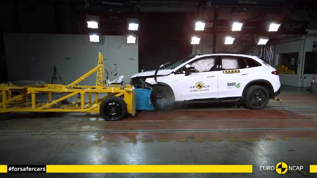 奔驰EQE SUV Euro NCAP碰撞测试