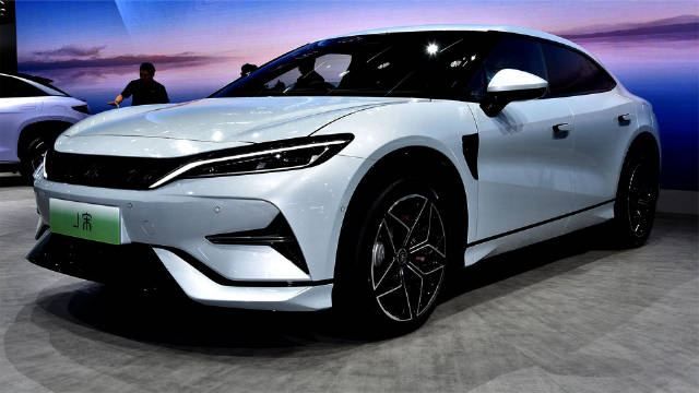 今天，趁着新车到店，小编带大家来看看宋L这款车……