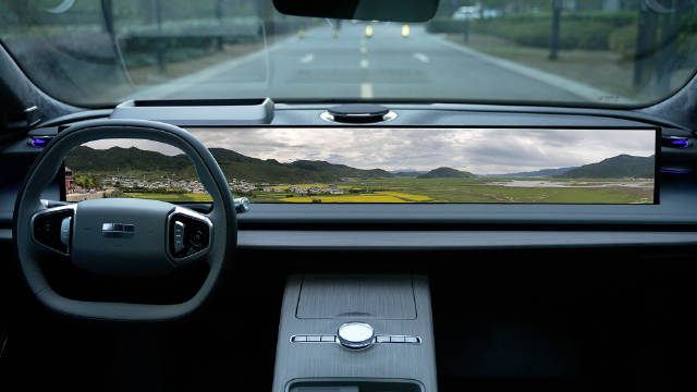 银河 E8 正式上市前，我们有机会深度体验了银河 N OS - 无界版……