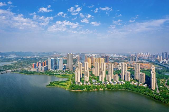 武汉市江夏区。籍鹏飞 摄