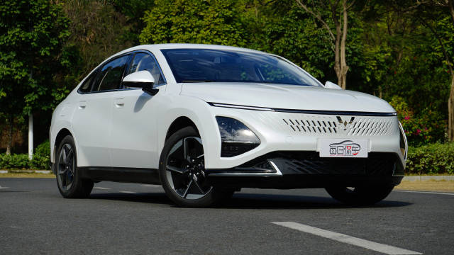 五菱星光市区亏电油耗啥水平？相比秦PLUS DM-i如何？