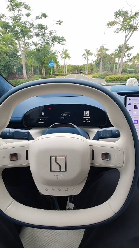 极氪007指尖泊车，指哪儿停哪儿的自动泊车，有点儿意思