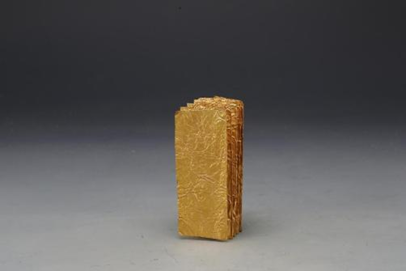 陈二郎十分金金叶子,南宋,长9.9厘米,宽3.7厘米,厚0.3厘米,杭州博物馆(杭州博物院(筹)藏