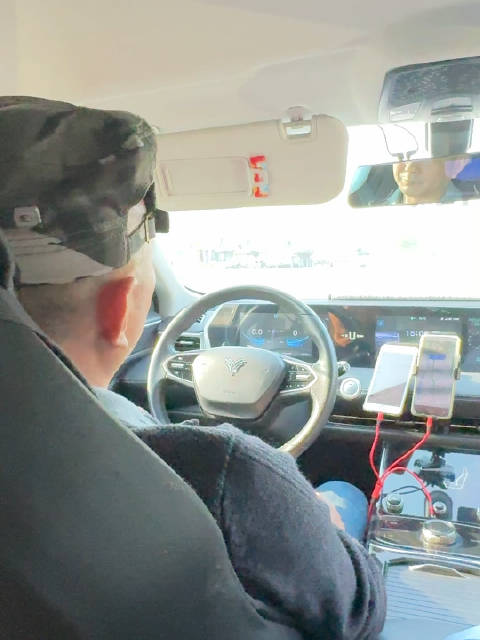 哪吒U优点空间大，滤震效果好，噪音大……