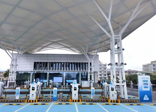 湖南首座“光储超充检”智能充电站正式开放