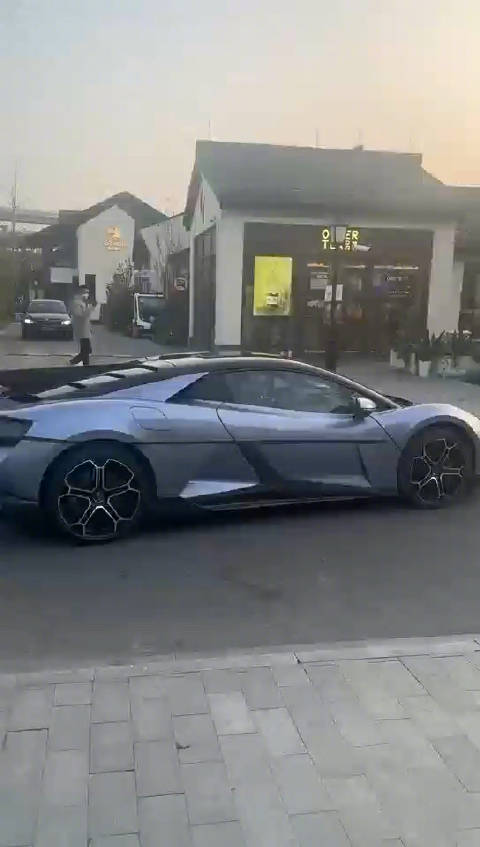金钱的味道！仰望U9，150万，会原地调头的超跑！