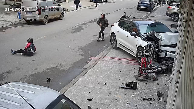 这是…？怪不得001保费高了呢