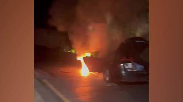 深圳一特斯拉底盘与地砖刮碰后起火，车主诉求退一赔三