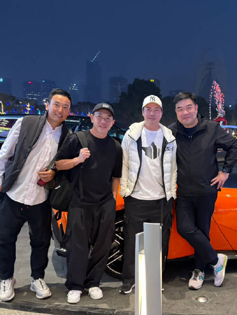 天德广场偶遇 连laughing哥都要合照的中国超跑……