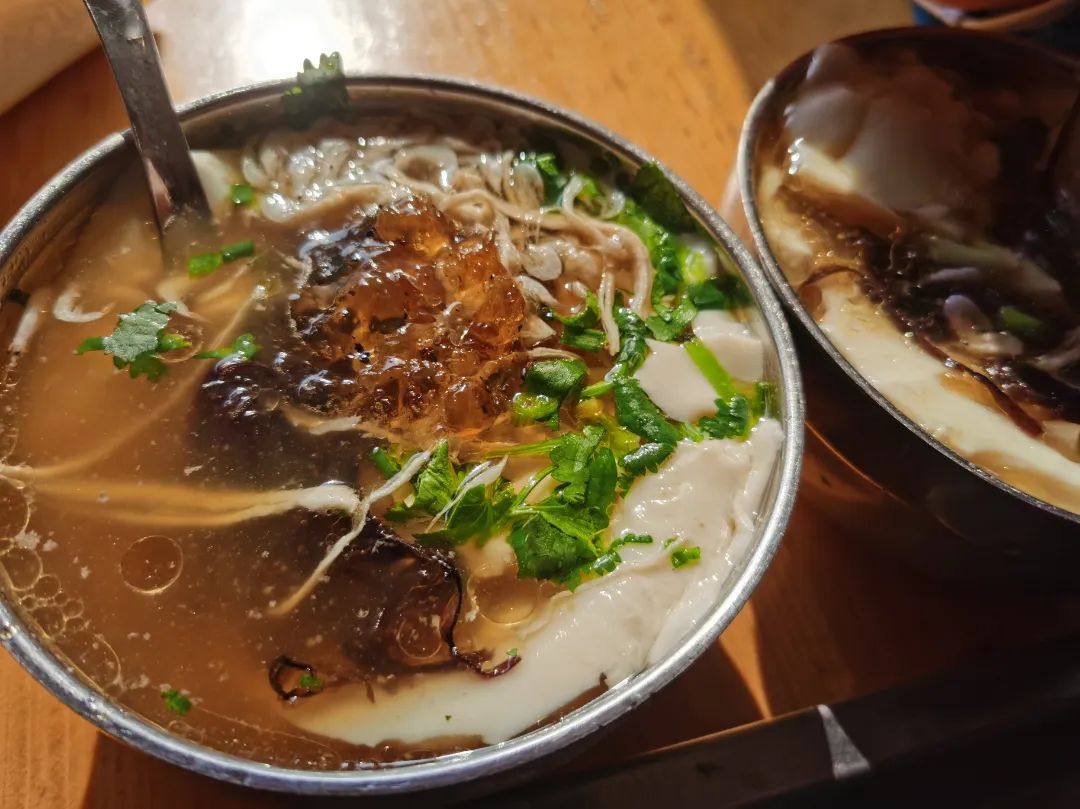 新场古镇,很有名的鸡汁豆腐脑@诺叶🍃