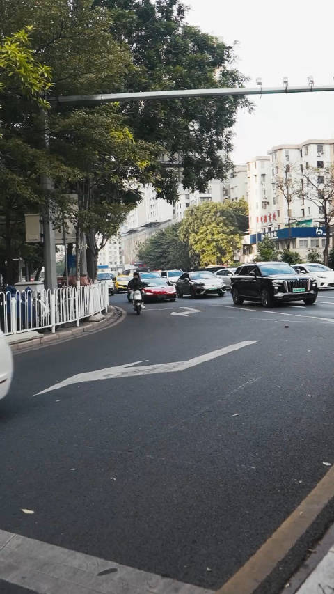 太正！ 太古汇偶遇美女开中国超跑